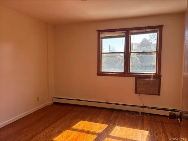 $2,500 | 47 Hartwell Place, Woodmere, NY 11598