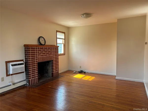$2,500 | 47 Hartwell Place, Woodmere, NY 11598