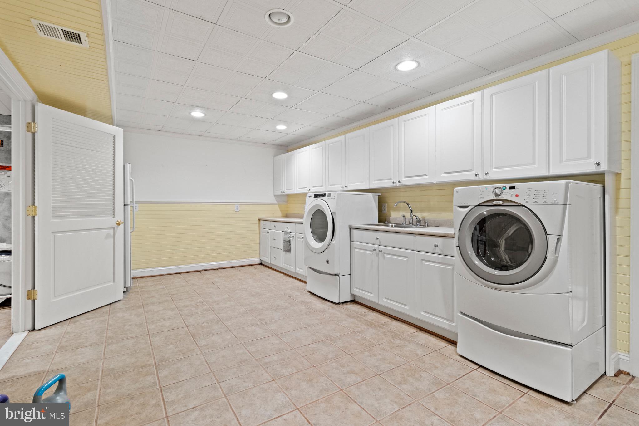 14931 Springfield Road Darnestown, MD 20874 - Photo 54 of 86 Laundry Room