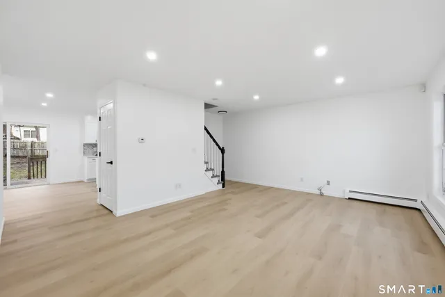 $3,300 | 70 Victoria Court, Hamden, CT 06514