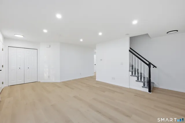 $3,300 | 70 Victoria Court, Hamden, CT 06514