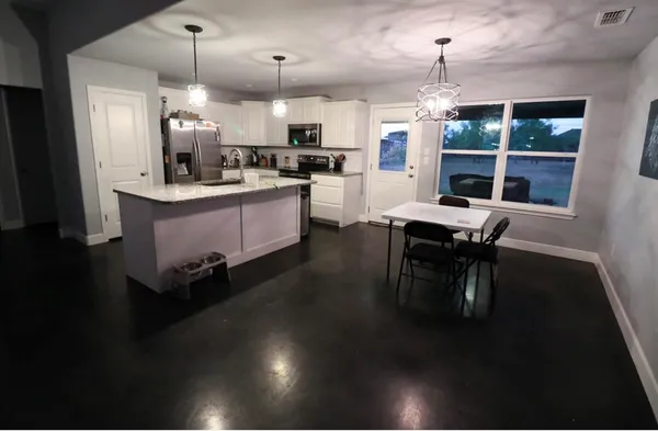 $2,800 | 350 Hog Eye Road, Abilene, TX 79602