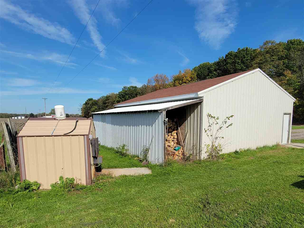 325 East County Line Road Crystal, MI 48818 - Photo 7 of 30 1894312-6.JPG