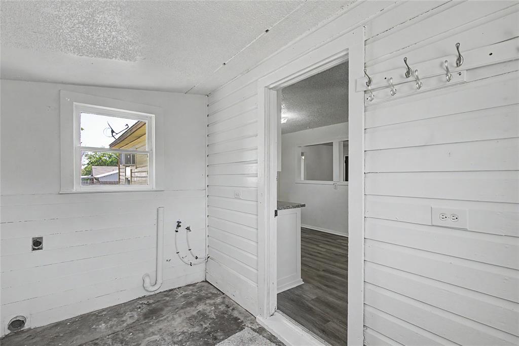 316 West 4th Terrace Springtown, TX 76082 - Photo 11 of 23