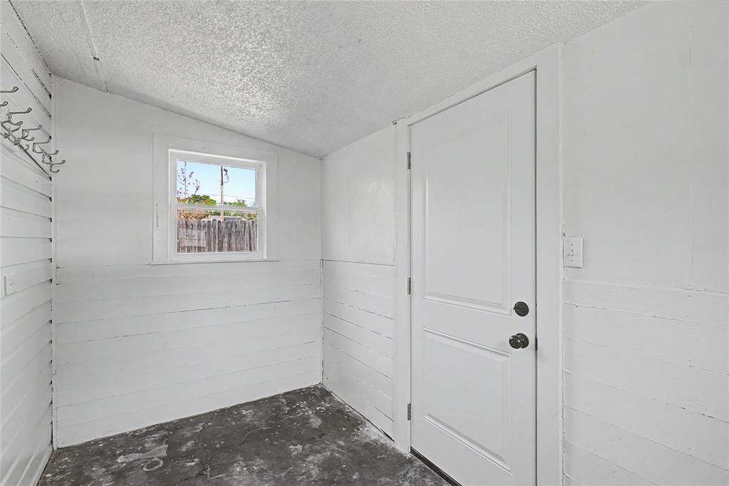 316 West 4th Terrace Springtown, TX 76082 - Photo 12 of 23