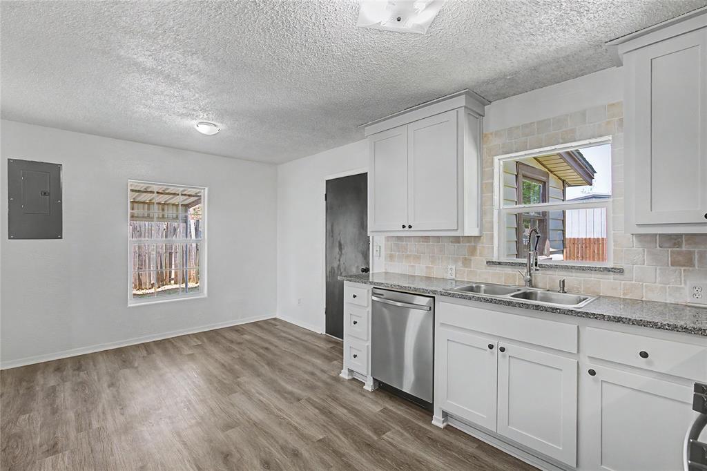 316 West 4th Terrace Springtown, TX 76082 - Photo 2 of 23