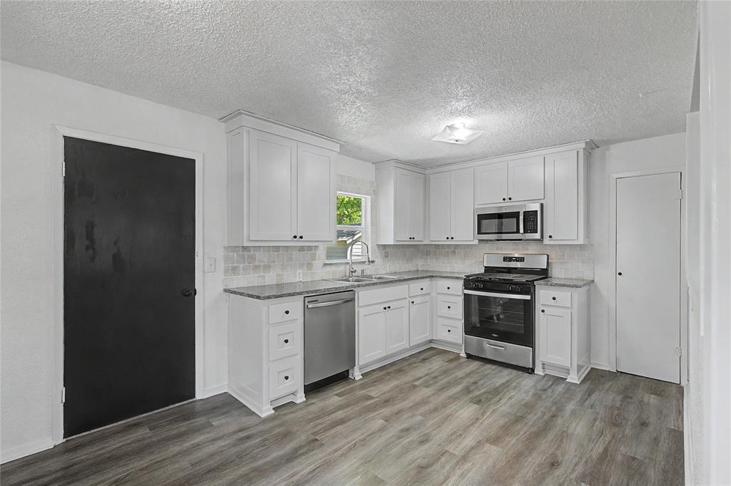 316 West 4th Terrace Springtown, TX 76082 - Photo 3 of 23