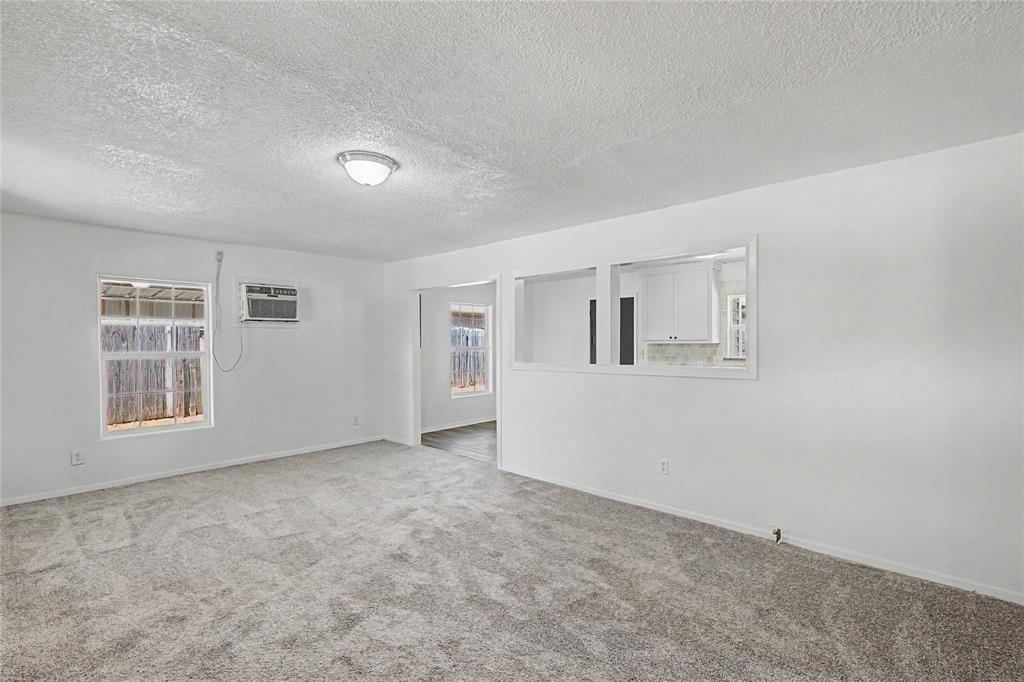 316 West 4th Terrace Springtown, TX 76082 - Photo 8 of 23