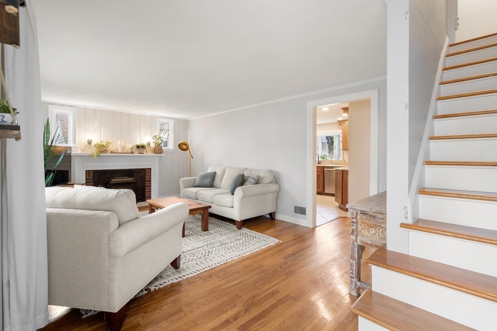 23 Chipman Road Beverly, MA 01915 - Photo 7 of 29 Gallery Image 7