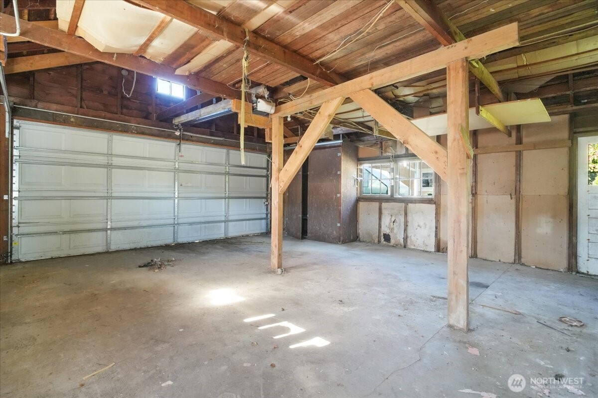 1212 3rd Street Cosmopolis, WA 98537 - Photo 22 of 31 a view of a garage