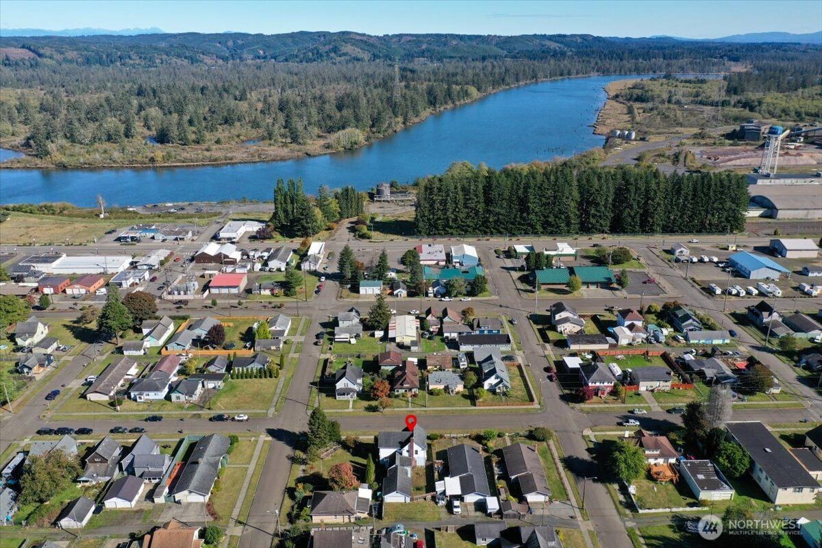 1212 3rd Street Cosmopolis, WA 98537 - Photo 28 of 31 an aerial view of multiple house