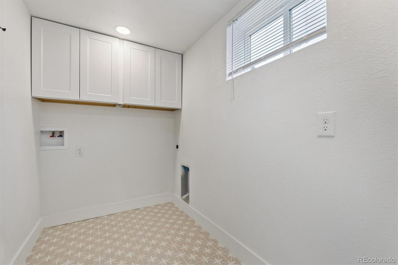 3360 Broadway Boulder, CO 80304 - Photo 11 of 35 a view of an empty room