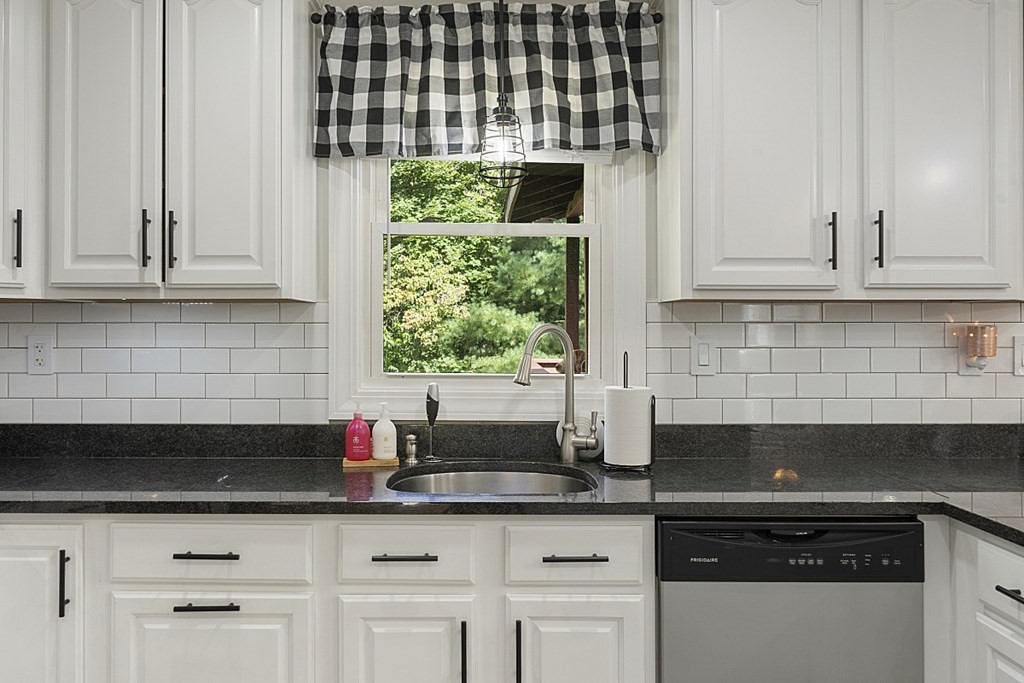 48 Bart Road Billerica, MA 01862 - Photo 11 of 42 Gallery Image 11