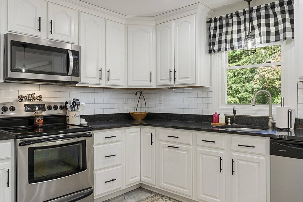48 Bart Road Billerica, MA 01862 - Photo 13 of 42 Gallery Image 13