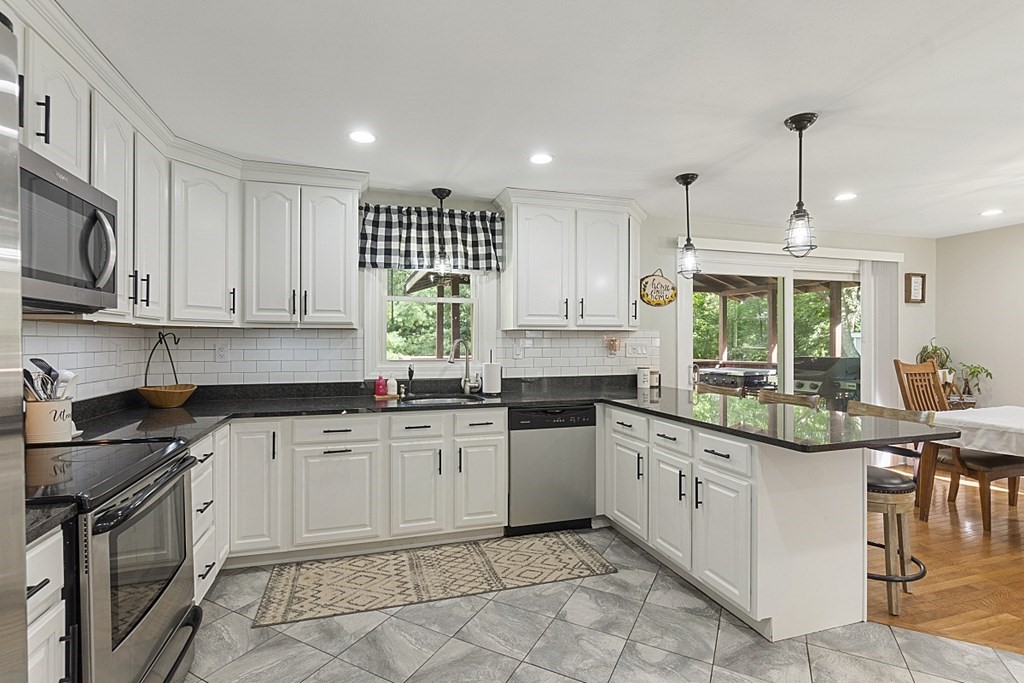48 Bart Road Billerica, MA 01862 - Photo 9 of 42 Gallery Image 9