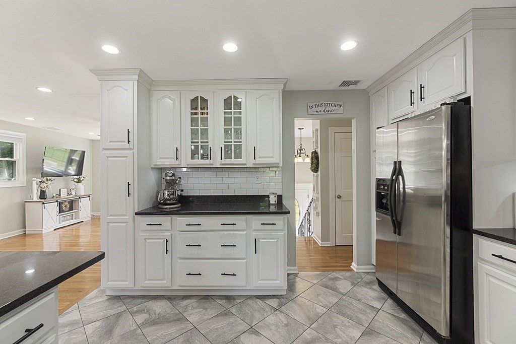 48 Bart Road Billerica, MA 01862 - Photo 10 of 42 Gallery Image 10
