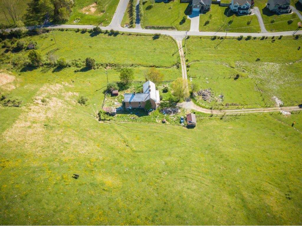 431 Poplar Ridge Road Piney Flats, TN 37686 - Photo 7 of 24 Photo 7
