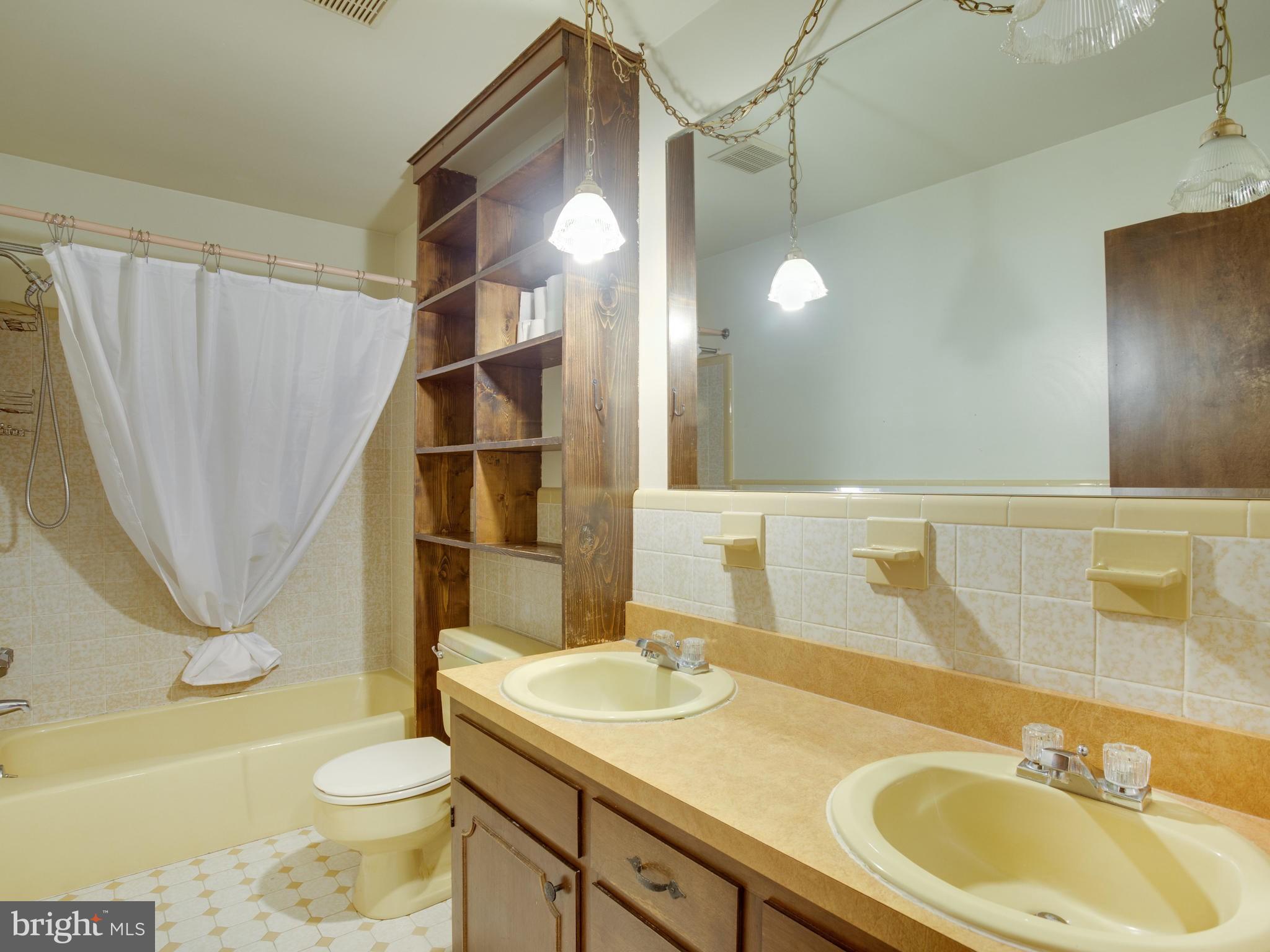 26736 Three Notch Road Mechanicsville, MD 20659 - Photo 16 of 29 Bath / Main Level