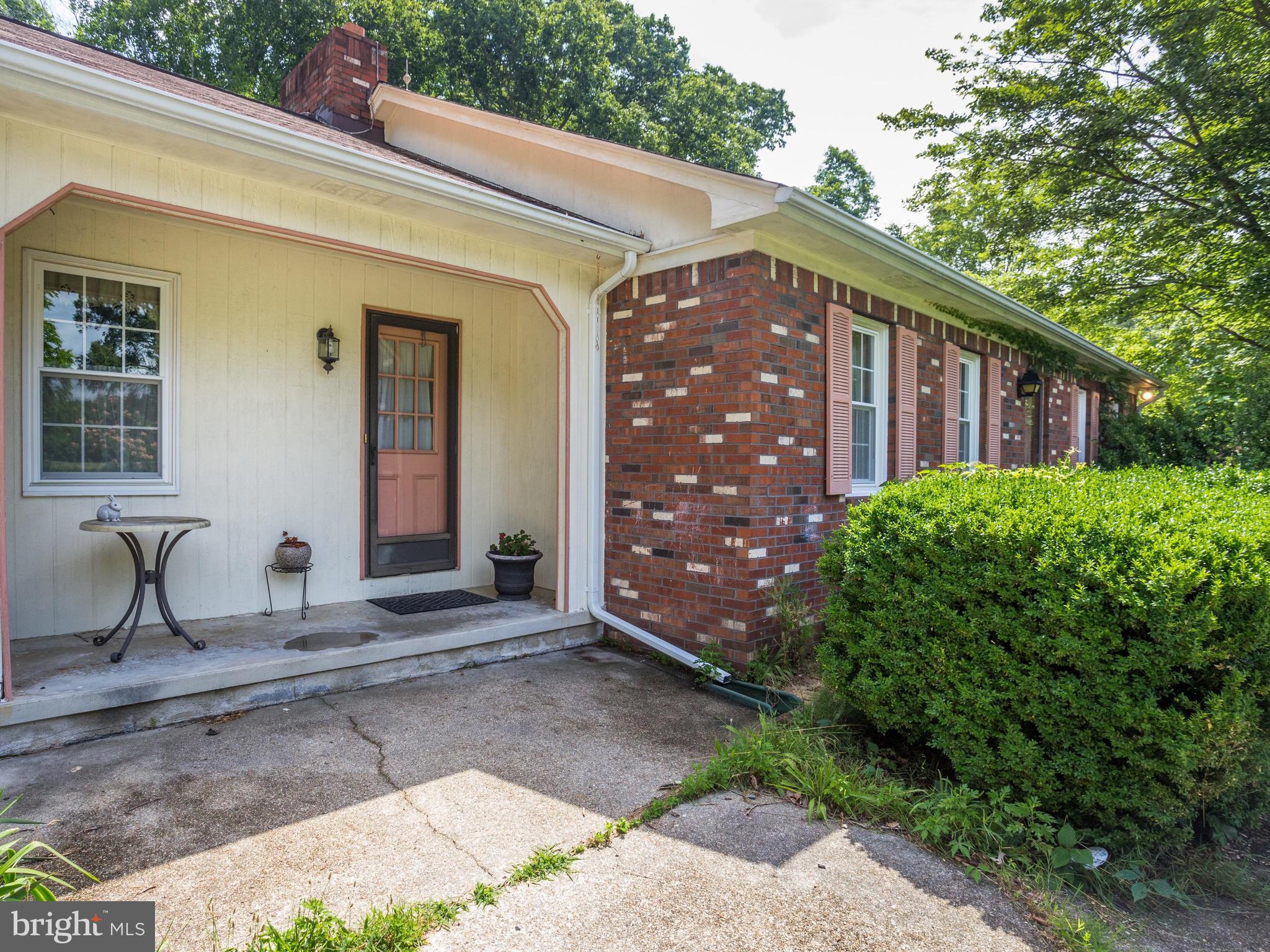 26736 Three Notch Road Mechanicsville, MD 20659 - Photo 3 of 29 Living Room/ Front Entry #1