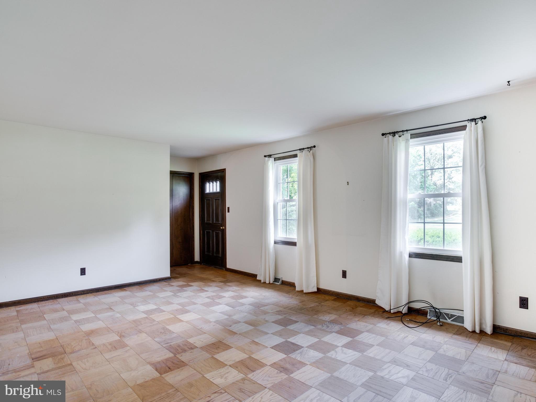 26736 Three Notch Road Mechanicsville, MD 20659 - Photo 4 of 29 Family Room Front Entry #2