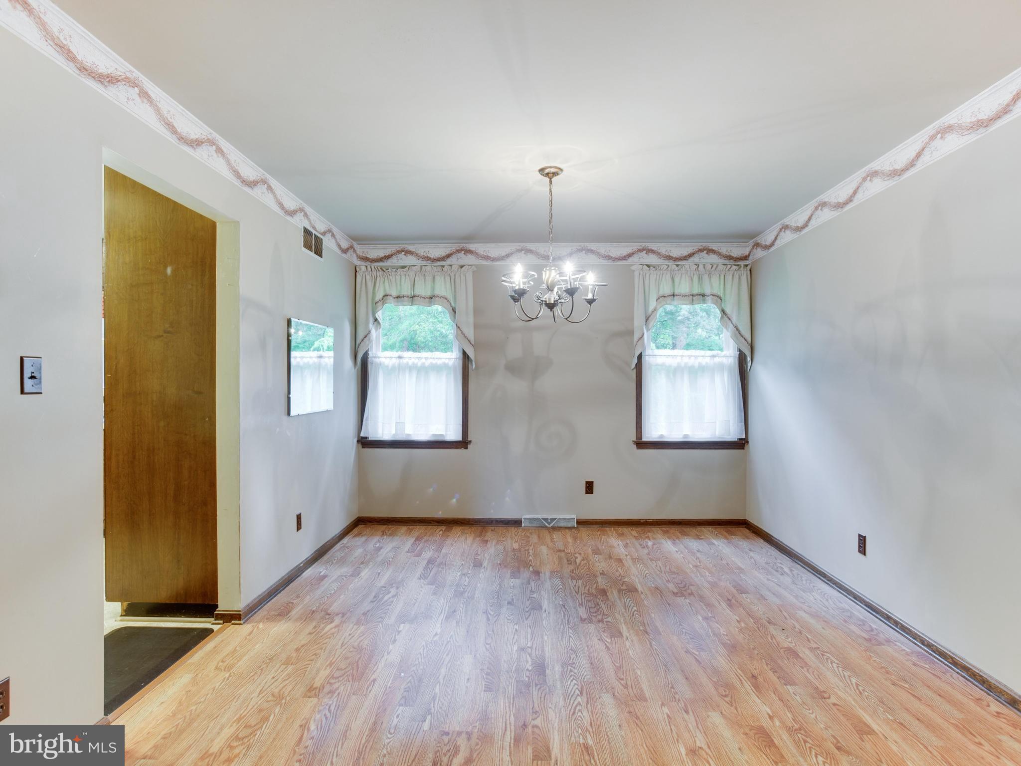 26736 Three Notch Road Mechanicsville, MD 20659 - Photo 10 of 29 Dining Room