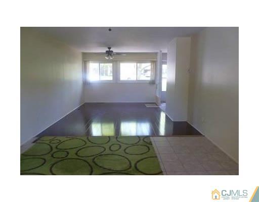 106 Kendall Road Kendall Park, NJ 08824 - Photo 4 of 6 Gallery Image 4