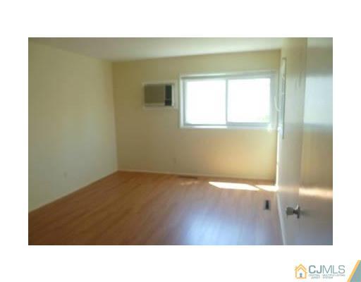 106 Kendall Road Kendall Park, NJ 08824 - Photo 6 of 6 Gallery Image 6