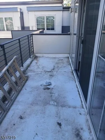 a view of entryway with a window