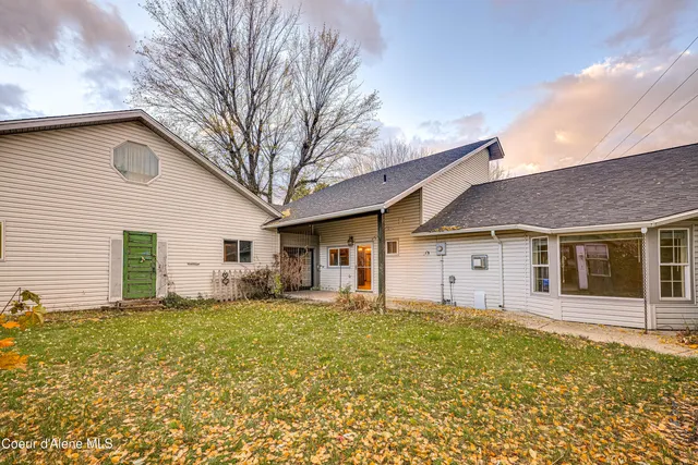 $539,000 | 10 Lewiston Avenue, Pinehurst, ID 83850