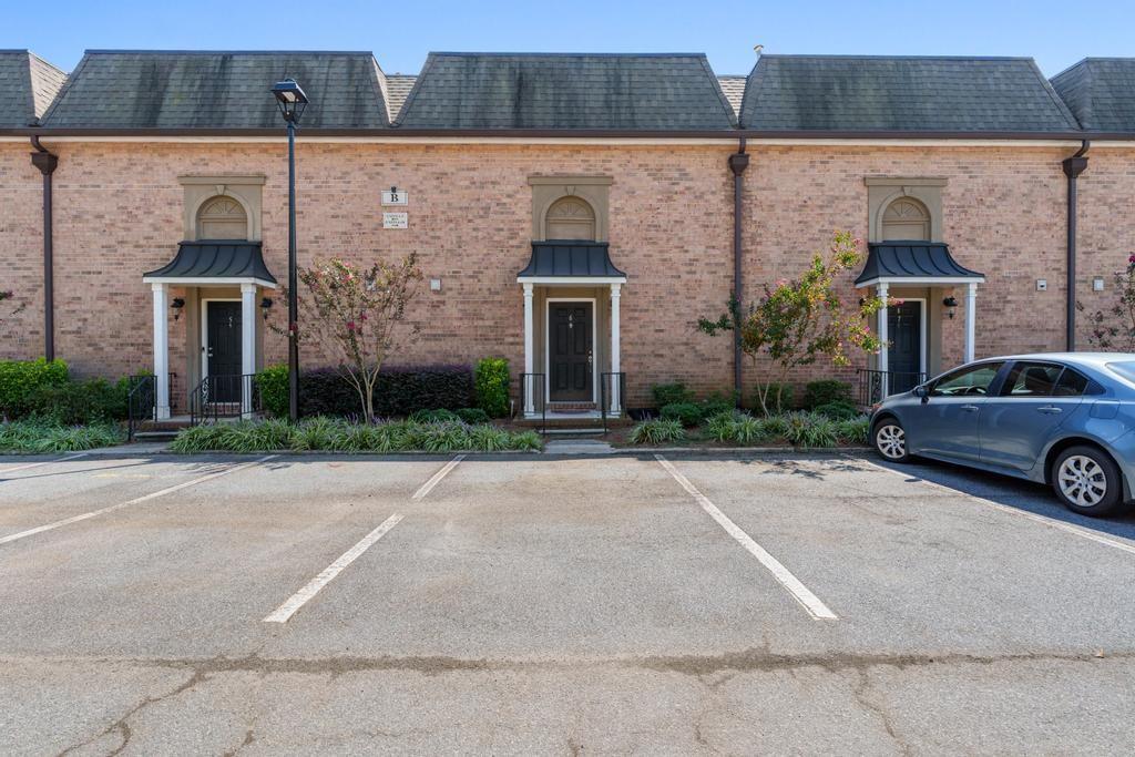 6980 Roswell Road Northeast Sandy Springs, GA 30328 - Photo 2 of 40 Gallery Image 2