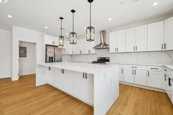 $1,349,000 | 10664 Louise Avenue, Granada Hills, CA 91344