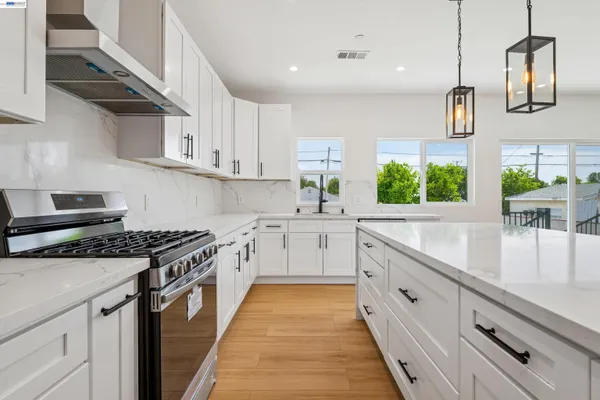 $1,349,000 | 10664 Louise Avenue, Granada Hills, CA 91344