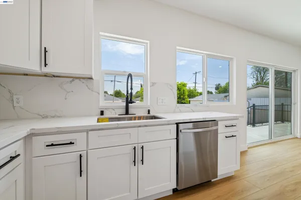 $1,349,000 | 10664 Louise Avenue, Granada Hills, CA 91344