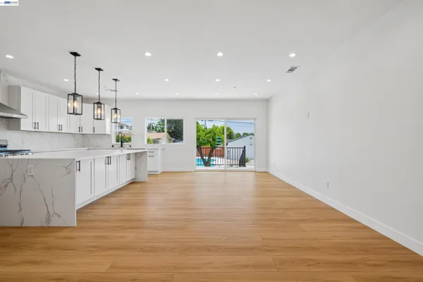 $1,349,000 | 10664 Louise Avenue, Granada Hills, CA 91344