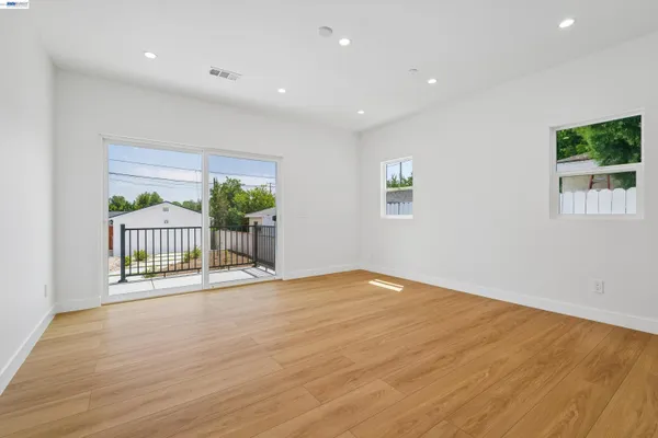 $1,349,000 | 10664 Louise Avenue, Granada Hills, CA 91344