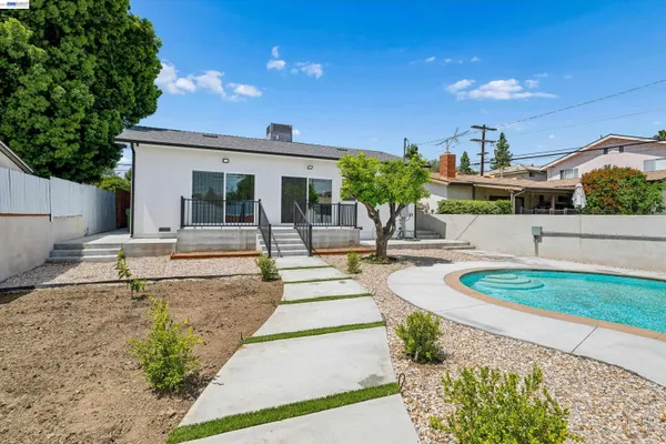 $1,349,000 | 10664 Louise Avenue, Granada Hills, CA 91344