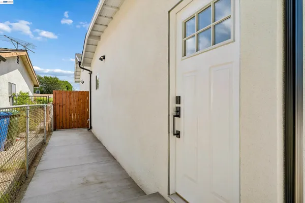 $1,349,000 | 10664 Louise Avenue, Granada Hills, CA 91344