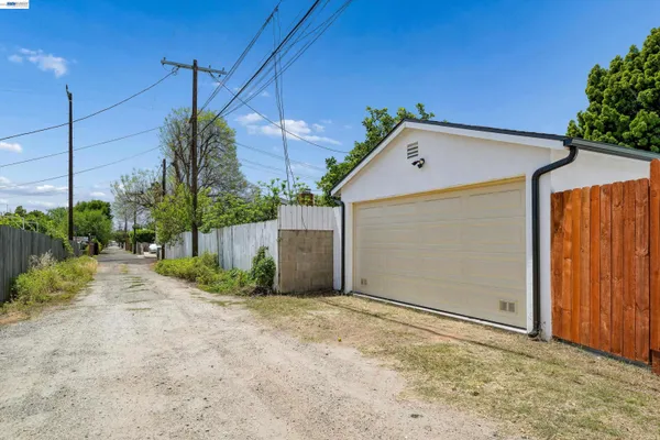 $1,349,000 | 10664 Louise Avenue, Granada Hills, CA 91344