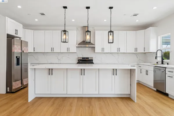 $1,349,000 | 10664 Louise Avenue, Granada Hills, CA 91344