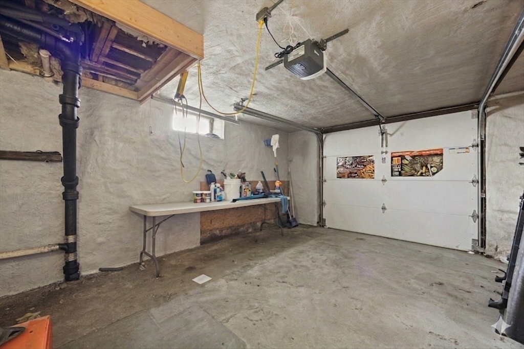 109 Hamilton Street Worcester, MA 01604 - Photo 17 of 31