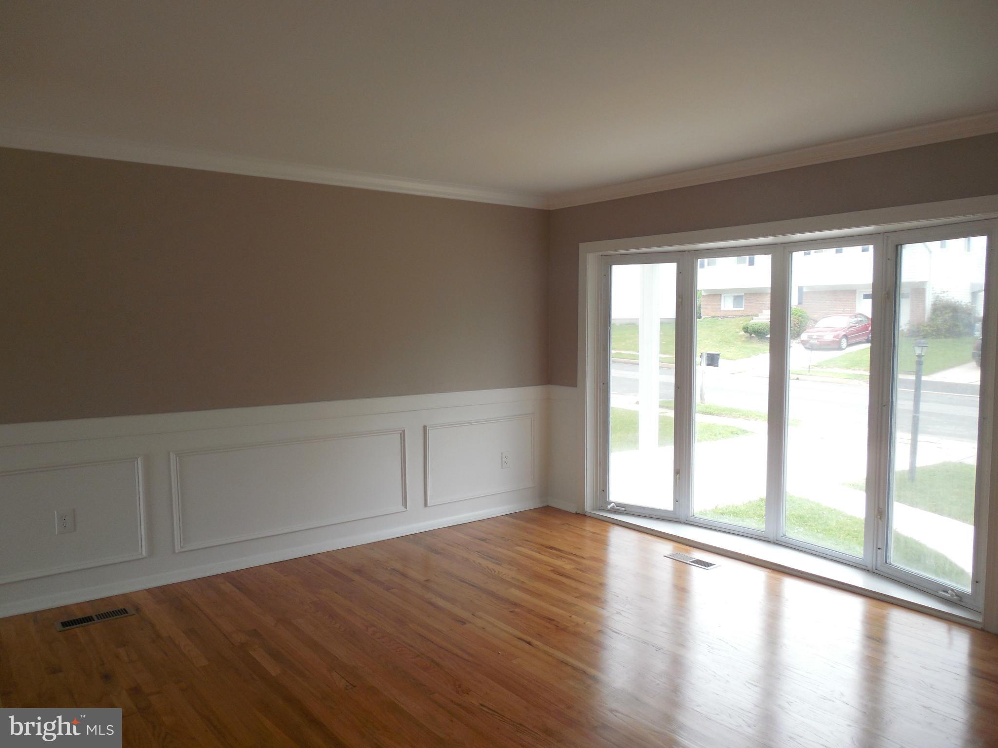 8815 Sigrid Road Randallstown, MD 21133 - Photo 10 of 30 Living Room