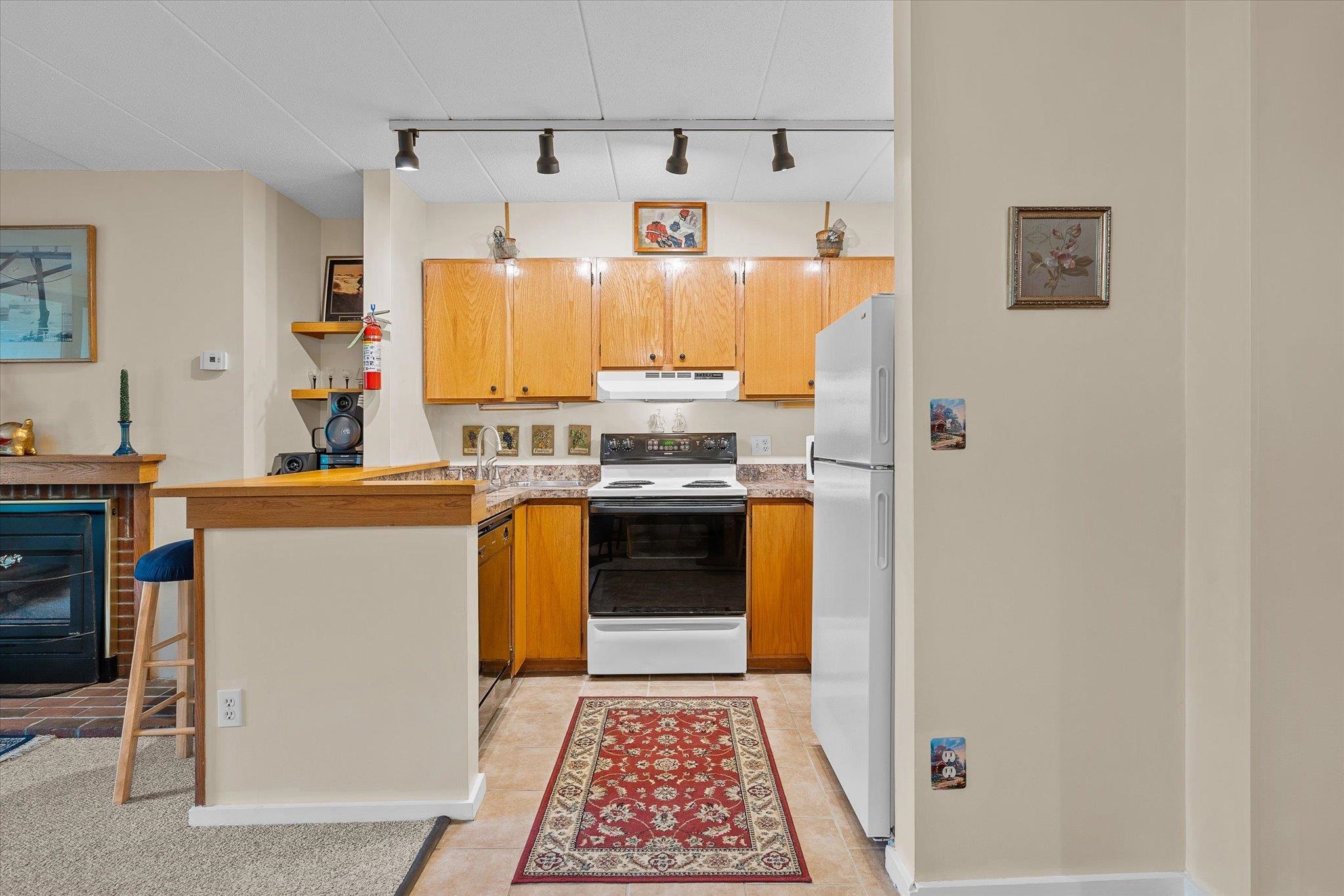 257 Old Mill Road, Unit E13 Killington, VT 05751 - Photo 9 of 26 Gallery Image 9