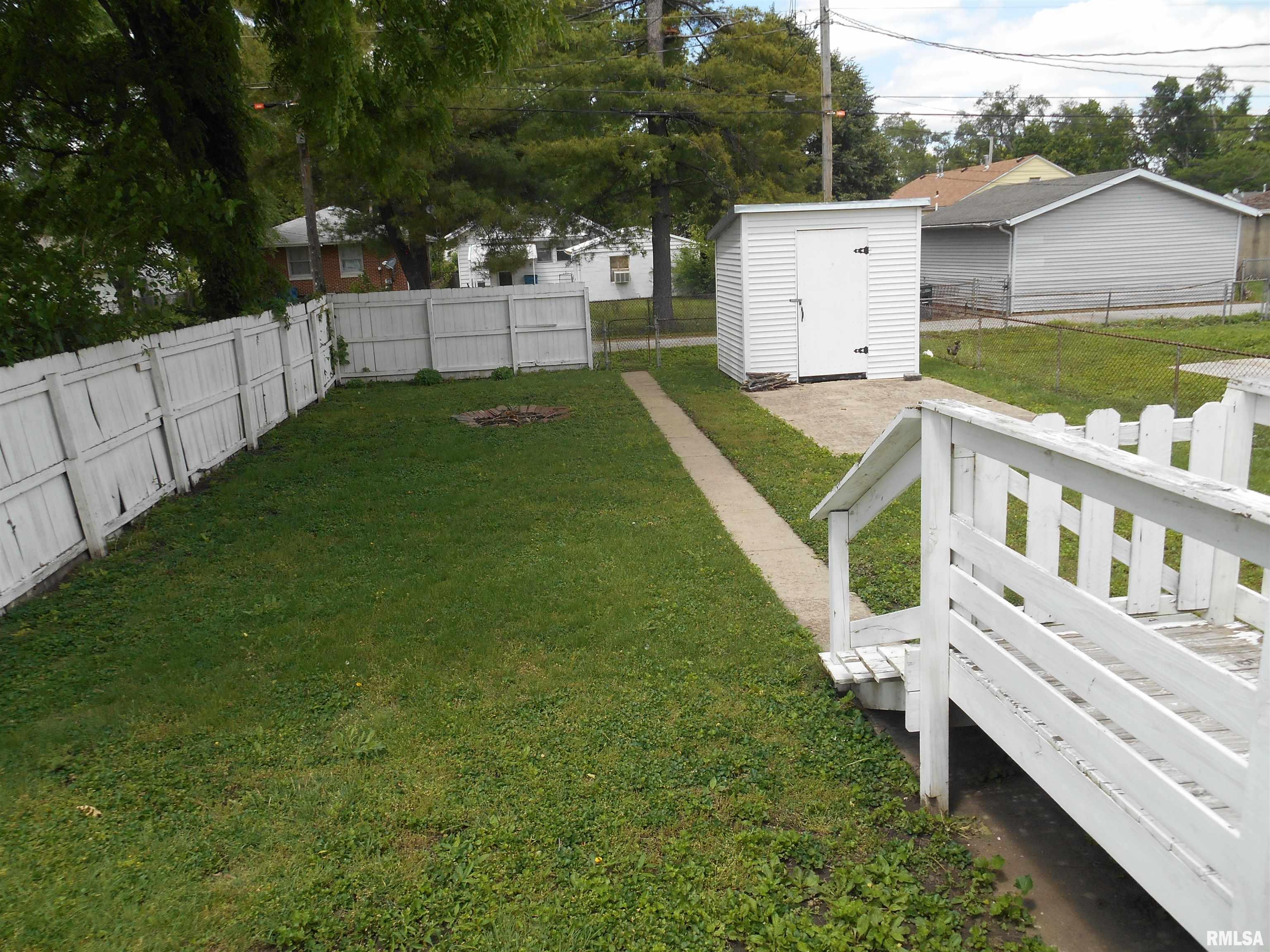 1805 East Keys Avenue Springfield, IL 62702 - Photo 32 of 34
