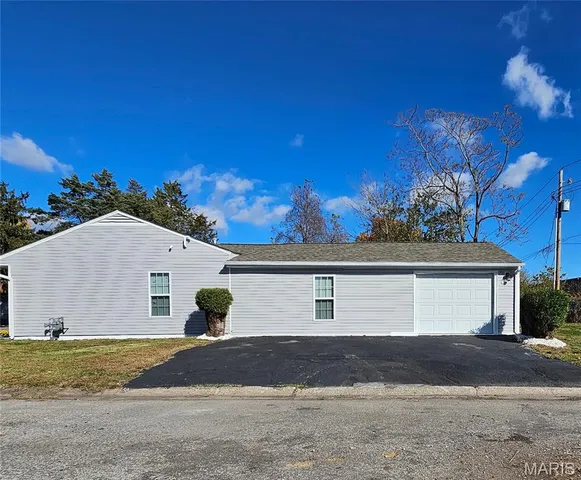 $179,900 | 604 West Avenue, East St. Louis, IL 62207