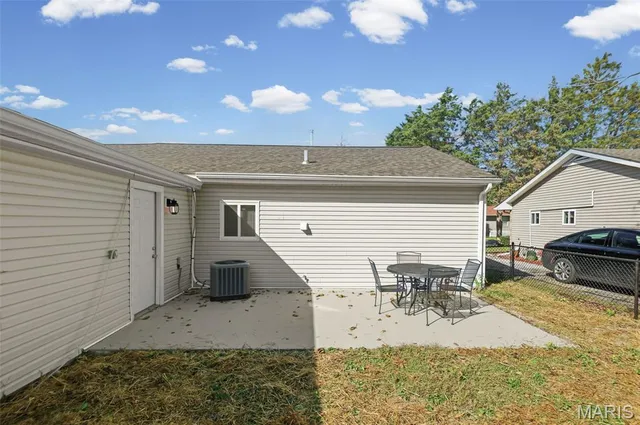 $179,900 | 604 West Avenue, East St. Louis, IL 62207