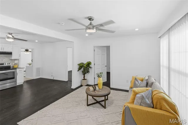 $179,900 | 604 West Avenue, East St. Louis, IL 62207