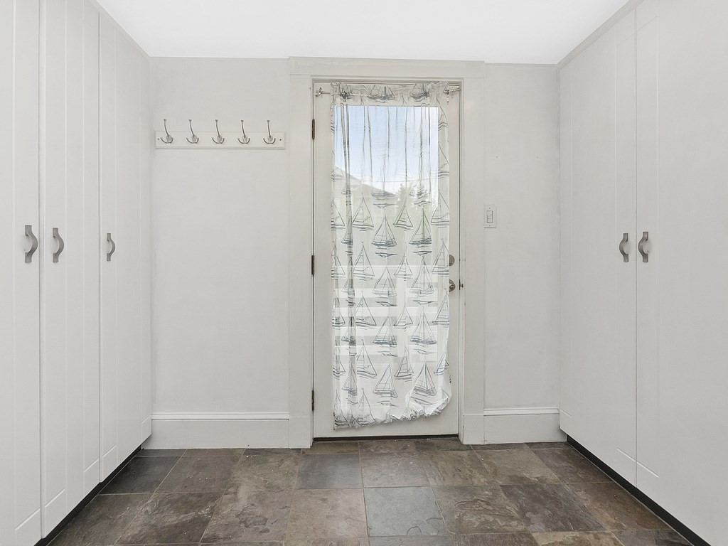 286 College Farm Road Waltham, MA 02451 - Photo 9 of 36 Gallery Image 9