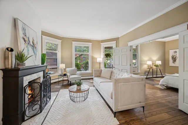 $3,400 | 138 Clinton Avenue, Unit 1, Oak Park, IL 60302