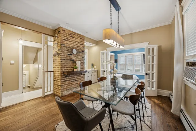 $3,400 | 138 Clinton Avenue, Unit 1, Oak Park, IL 60302