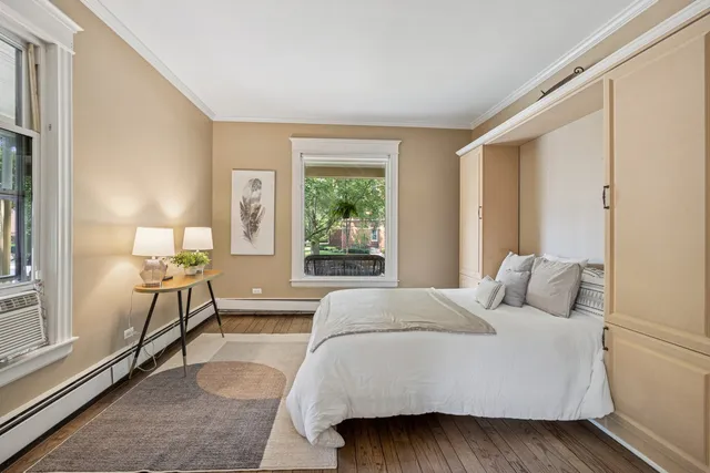 $3,400 | 138 Clinton Avenue, Unit 1, Oak Park, IL 60302